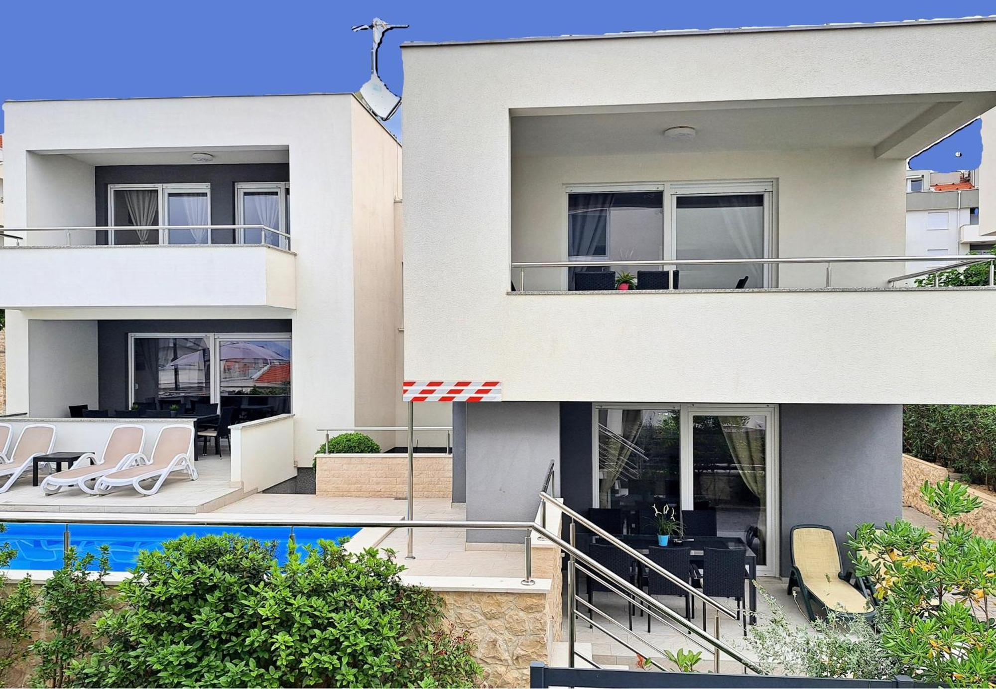 Villa Lumada Pool Apartments 诺瓦利娅 外观 照片